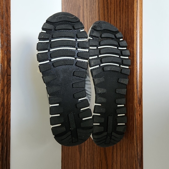 Prada Metallic Silver Quilted Nylon sneakers womens size 38.5 ( USA size 8.5) - Picture 13 of 14